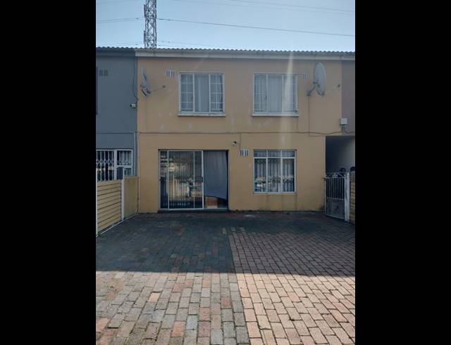 3 BEDROOM HOUSE FOR SALE IN NEWLANDS EAST